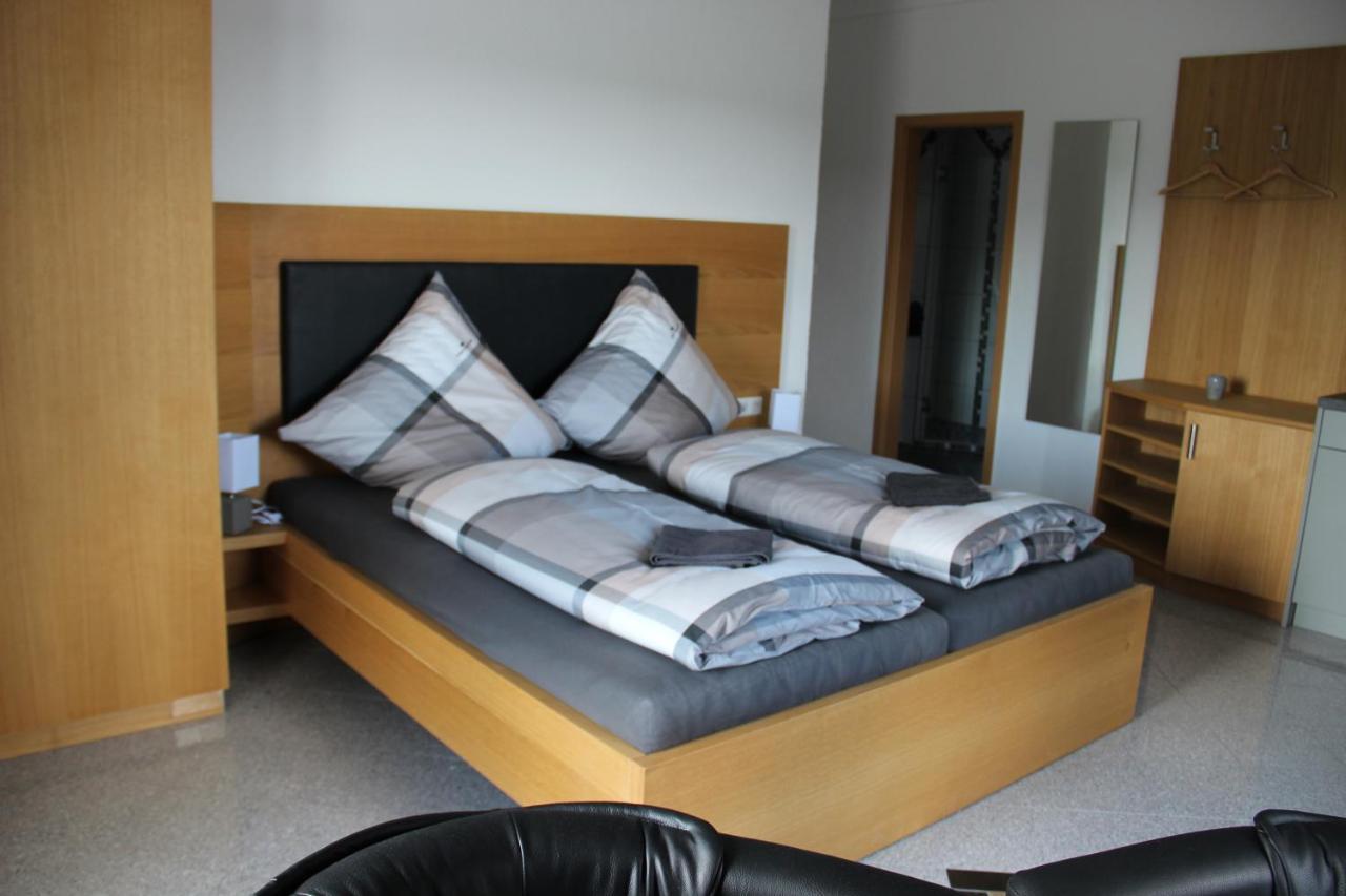 Zum Kreuzritter Aparthotel Wuestenrot Bagian luar foto