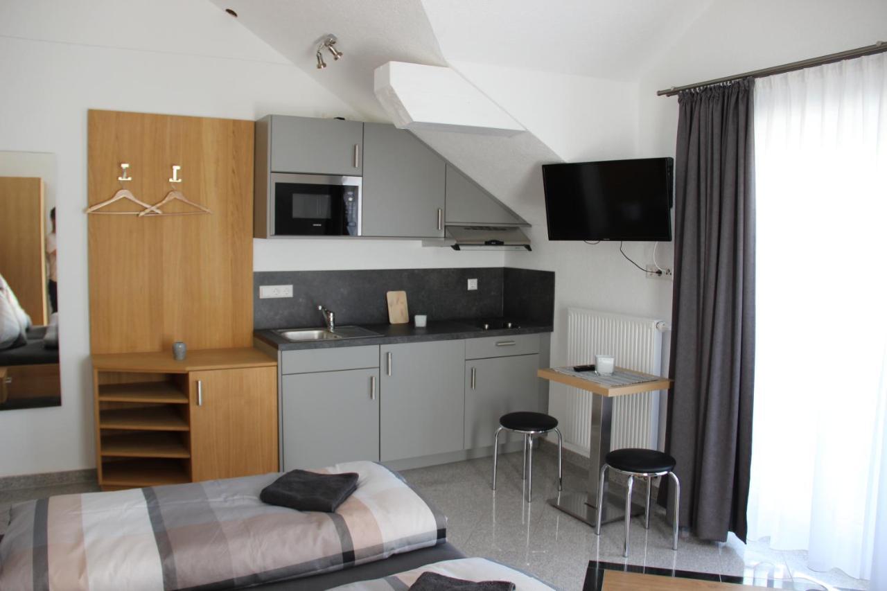 Zum Kreuzritter Aparthotel Wuestenrot Bagian luar foto