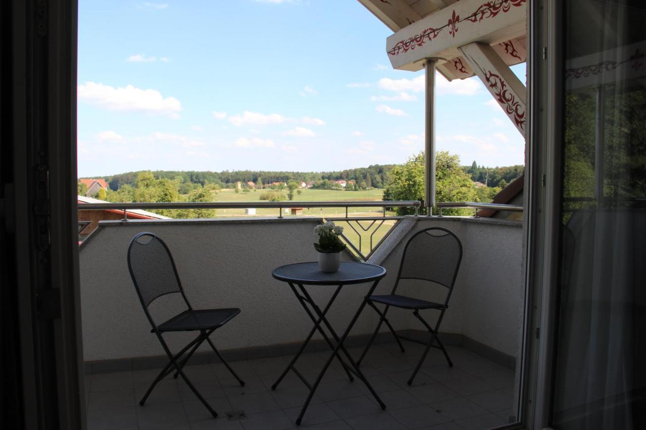 Zum Kreuzritter Aparthotel Wuestenrot Bagian luar foto