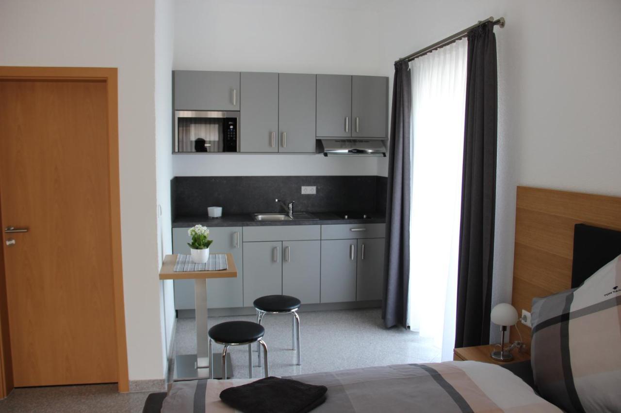Zum Kreuzritter Aparthotel Wuestenrot Bagian luar foto