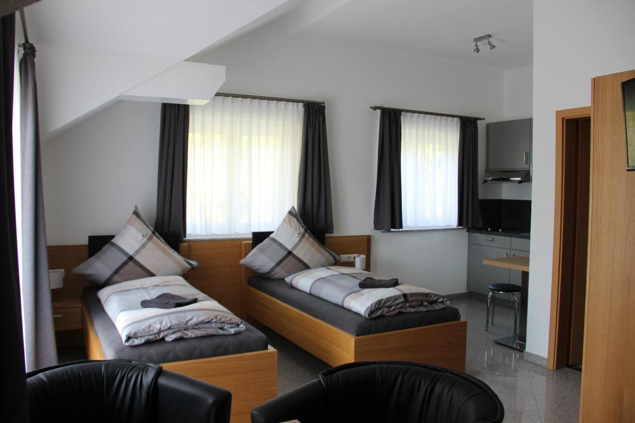 Zum Kreuzritter Aparthotel Wuestenrot Bagian luar foto